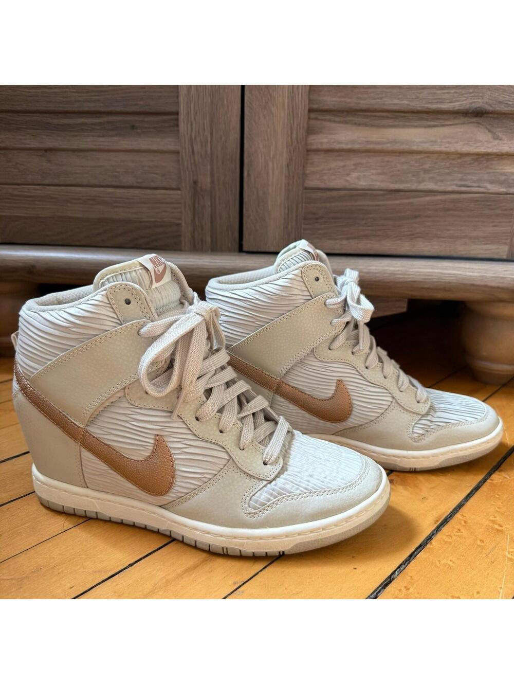 Nike Dunk Sky High Hidden Wedge Women’s US 8.5 Light Bone Metallic Rose Gold
